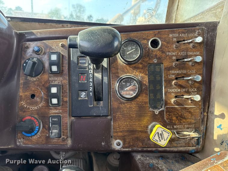 image for item FC4462 2004 Terex Advance Mixer FD4000 ready mix truck