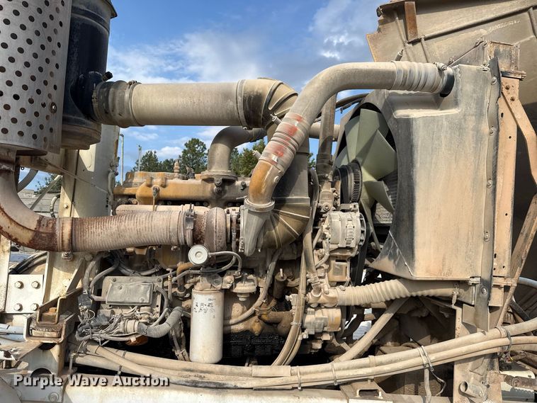 image for item FC4462 2004 Terex Advance Mixer FD4000 ready mix truck