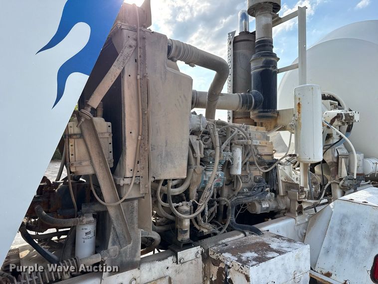 image for item FC4462 2004 Terex Advance Mixer FD4000 ready mix truck