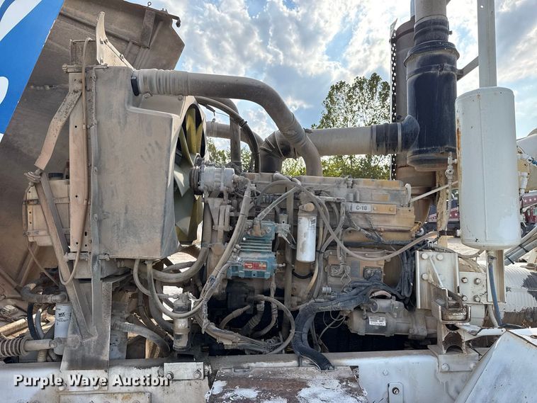 image for item FC4462 2004 Terex Advance Mixer FD4000 ready mix truck