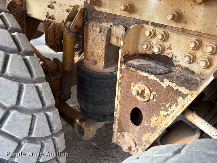 image for item FC4462 2004 Terex Advance Mixer FD4000 ready mix truck
