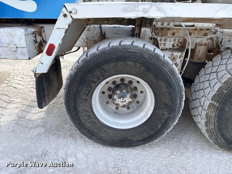 image for item FC4462 2004 Terex Advance Mixer FD4000 ready mix truck