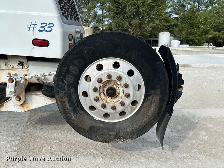 image for item FC4462 2004 Terex Advance Mixer FD4000 ready mix truck