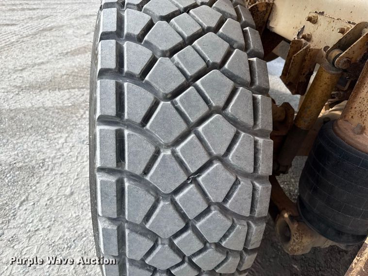 image for item FC4462 2004 Terex Advance Mixer FD4000 ready mix truck