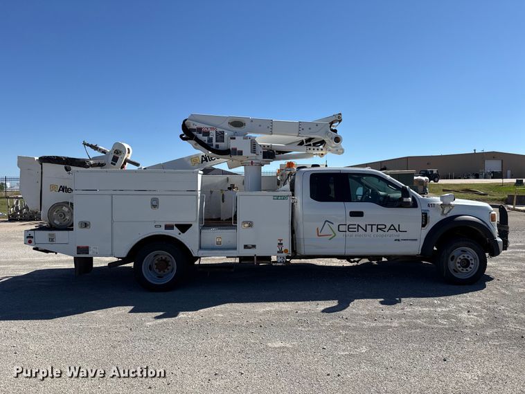 image for item FC4504 2020 Ford F550 bucket truck