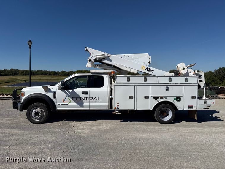 image for item FC4504 2020 Ford F550 bucket truck