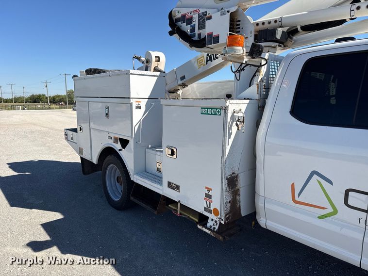 image for item FC4504 2020 Ford F550 bucket truck