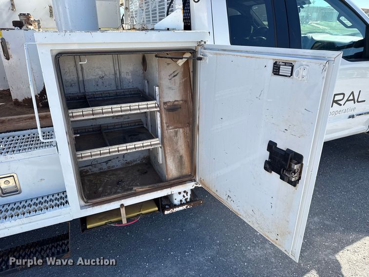 image for item FC4504 2020 Ford F550 bucket truck