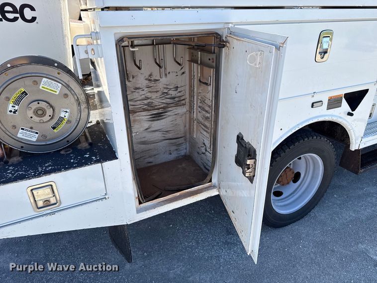 image for item FC4504 2020 Ford F550 bucket truck