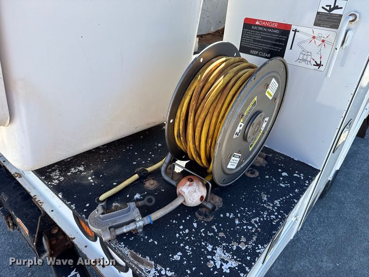 image for item FC4504 2020 Ford F550 bucket truck