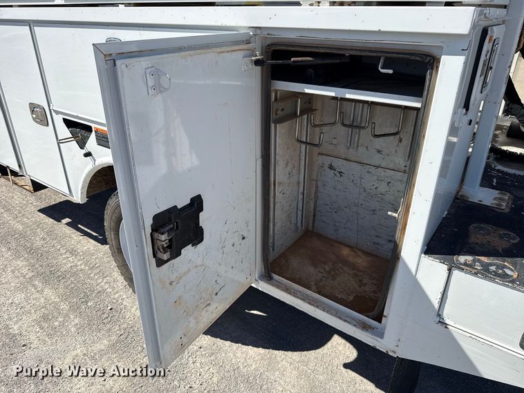 image for item FC4504 2020 Ford F550 bucket truck