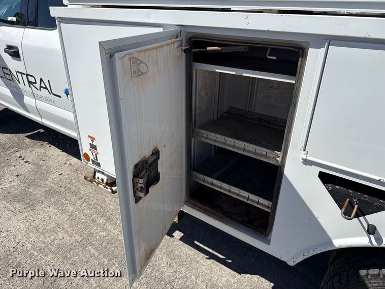 image for item FC4504 2020 Ford F550 bucket truck
