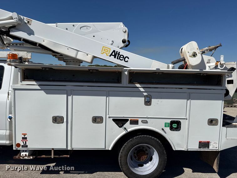 image for item FC4504 2020 Ford F550 bucket truck