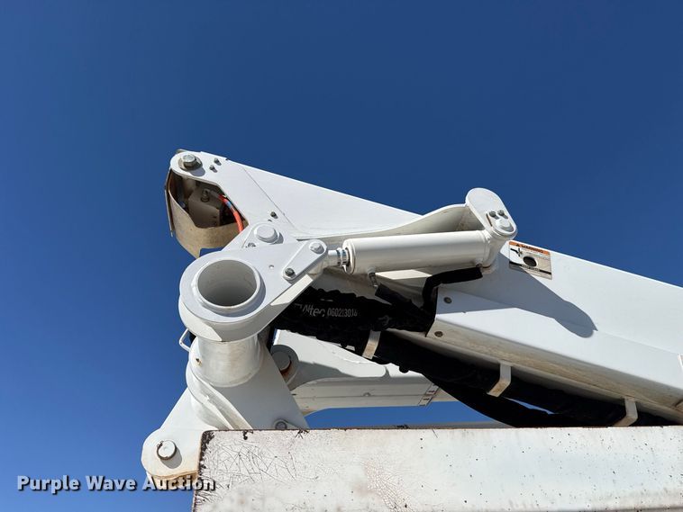 image for item FC4504 2020 Ford F550 bucket truck