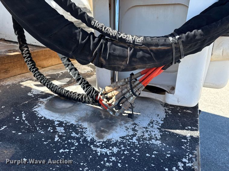 image for item FC4504 2020 Ford F550 bucket truck
