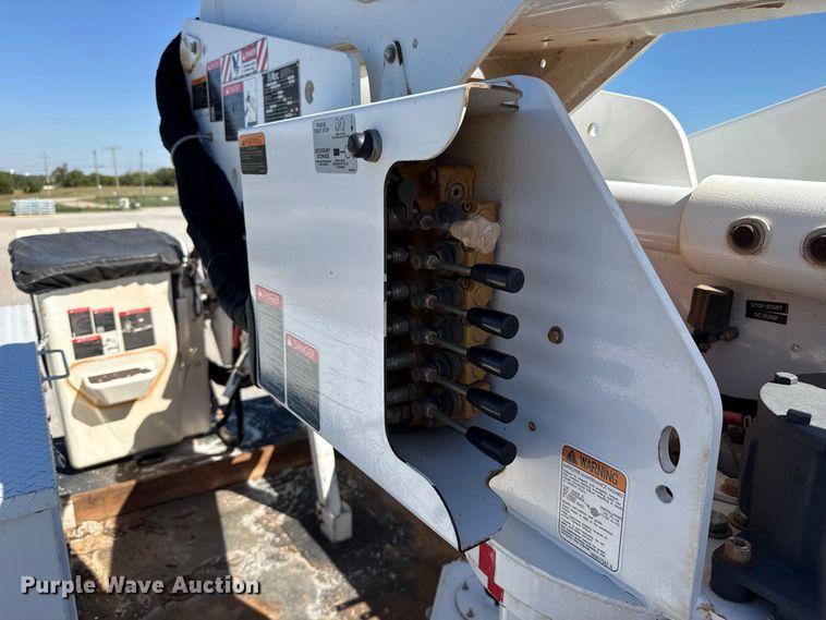 image for item FC4504 2020 Ford F550 bucket truck