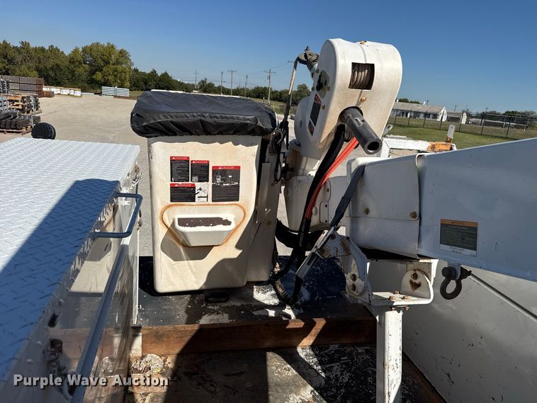 image for item FC4504 2020 Ford F550 bucket truck