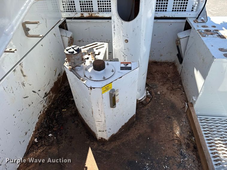 image for item FC4504 2020 Ford F550 bucket truck