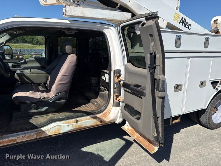image for item FC4504 2020 Ford F550 bucket truck