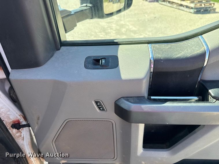image for item FC4504 2020 Ford F550 bucket truck