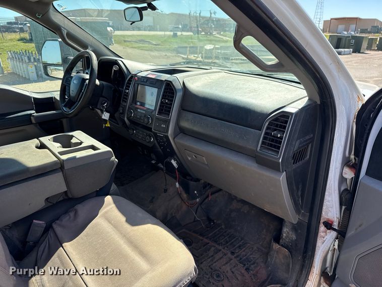 image for item FC4504 2020 Ford F550 bucket truck