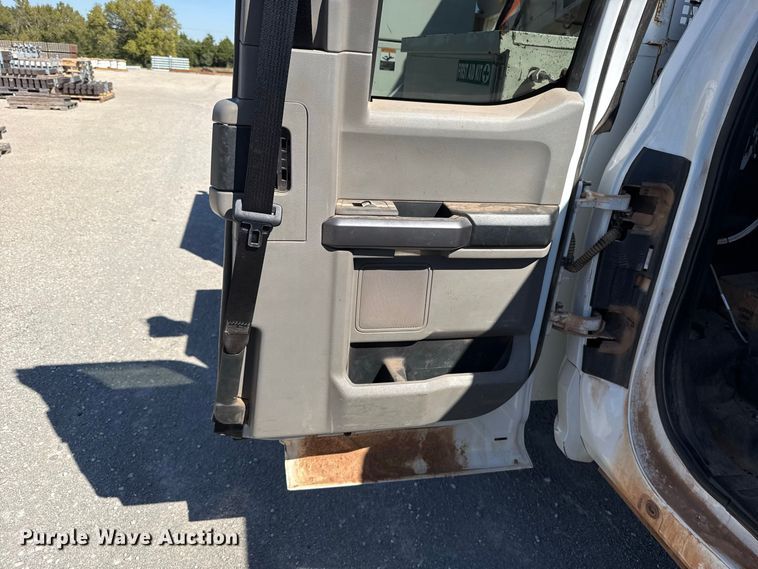 image for item FC4504 2020 Ford F550 bucket truck