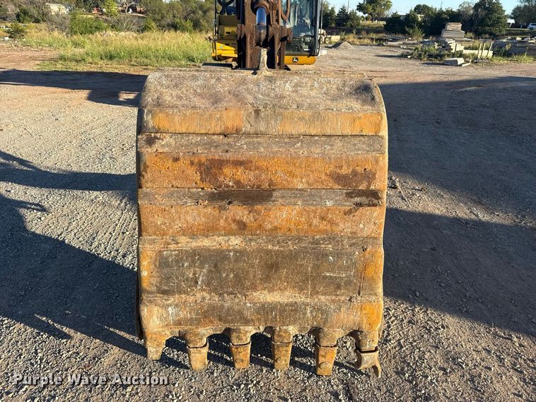 image for item FC4510 2018 John Deere 210G LC excavator