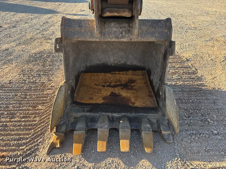 image for item FC4510 2018 John Deere 210G LC excavator