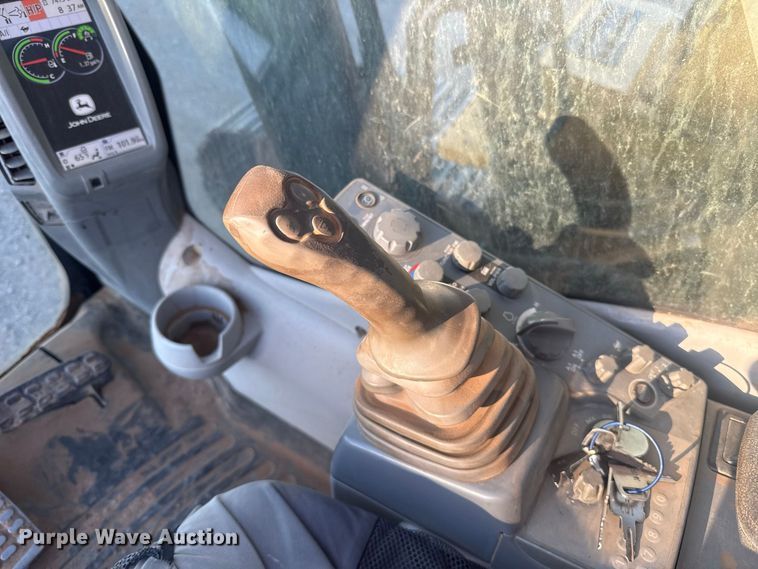 image for item FC4510 2018 John Deere 210G LC excavator
