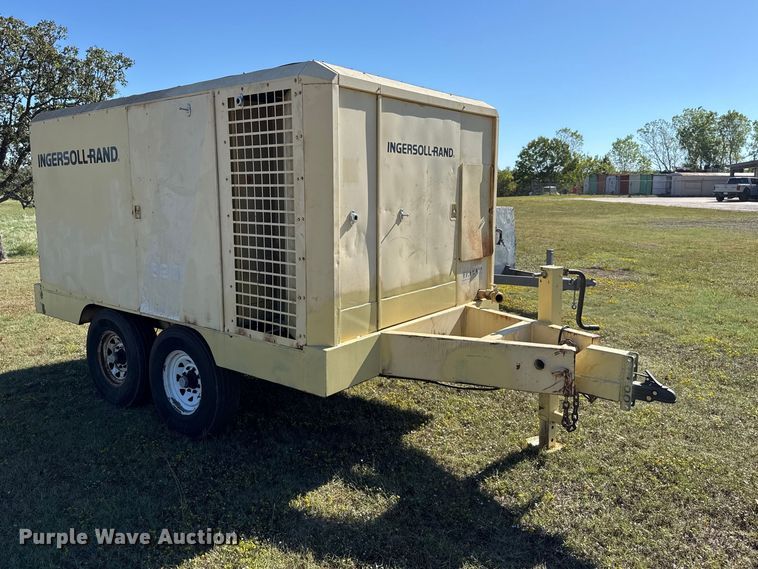 image for item FC4511 Ingersoll Rand 825 air compressor