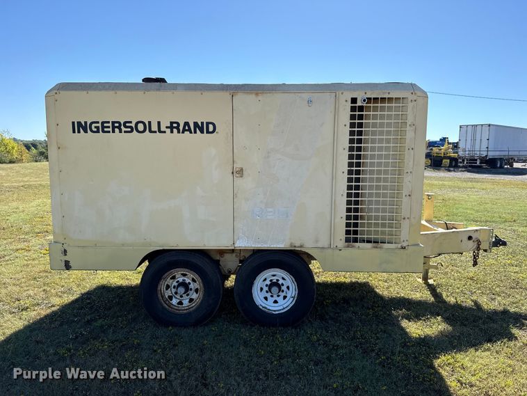 image for item FC4511 Ingersoll Rand 825 air compressor