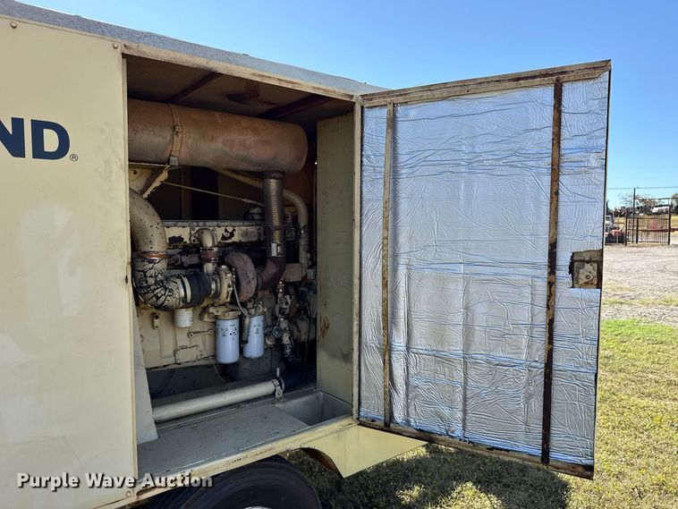 image for item FC4511 Ingersoll Rand 825 air compressor