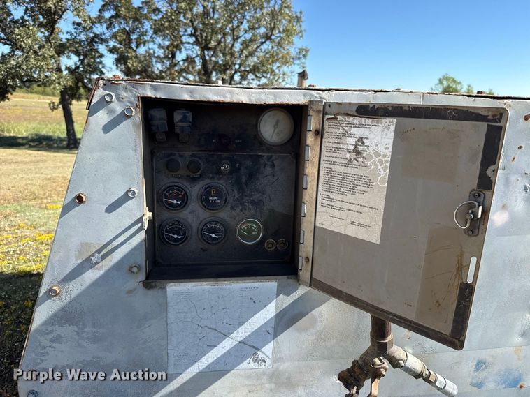 image for item FC4512 1994 LeRoi 0185JD-E air compressor
