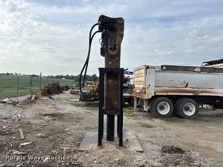 image for item FG0729 Caterpillar H140DS excavator breaker