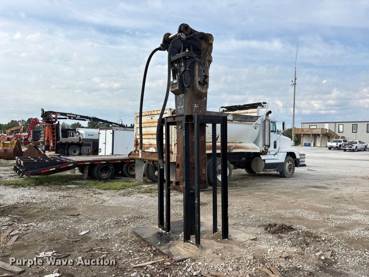 image for item FG0729 Caterpillar H140DS excavator breaker