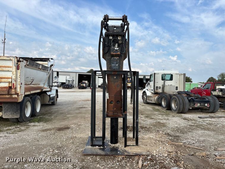 image for item FG0729 Caterpillar H140DS excavator breaker