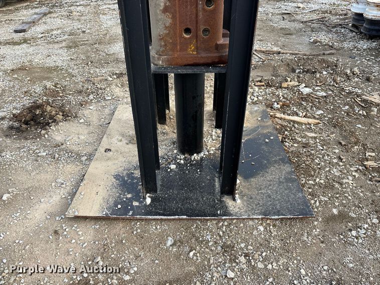 image for item FG0729 Caterpillar H140DS excavator breaker