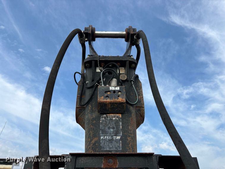 image for item FG0729 Caterpillar H140DS excavator breaker