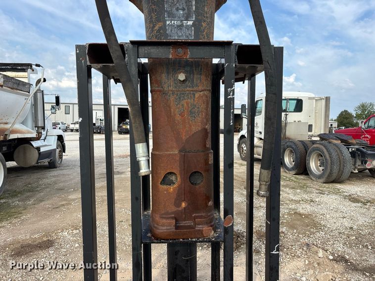 image for item FG0729 Caterpillar H140DS excavator breaker