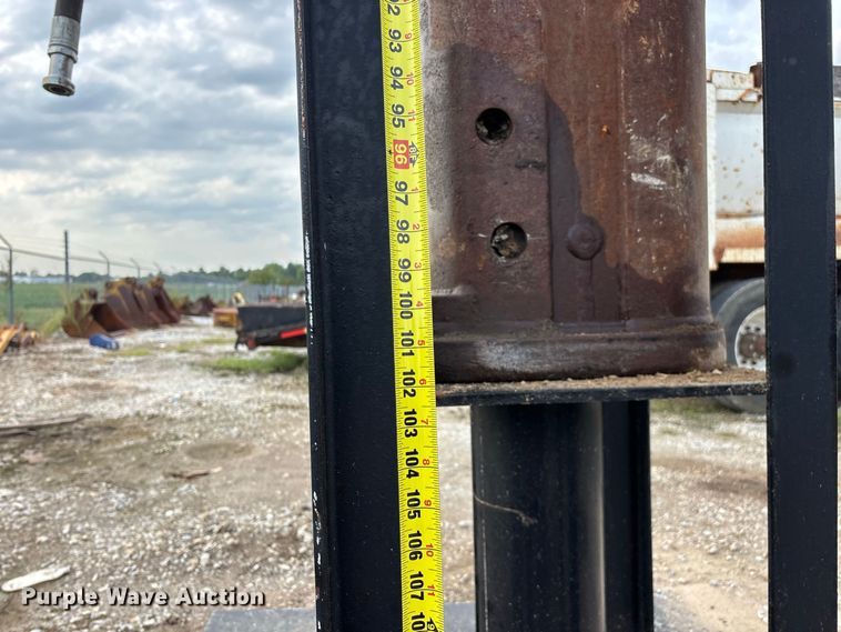 image for item FG0729 Caterpillar H140DS excavator breaker