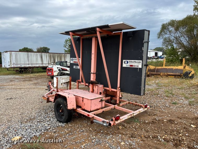 image for item FG0743 2003 Wanco arrow board trailer