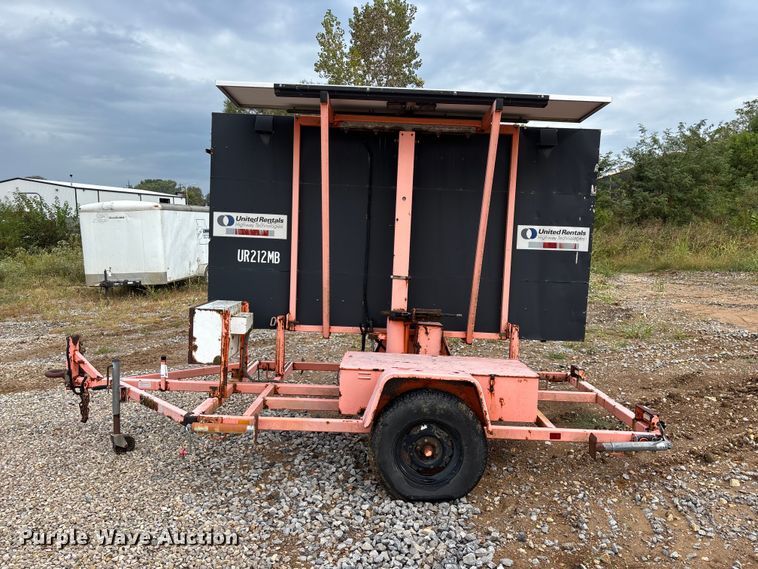 image for item FG0743 2003 Wanco arrow board trailer