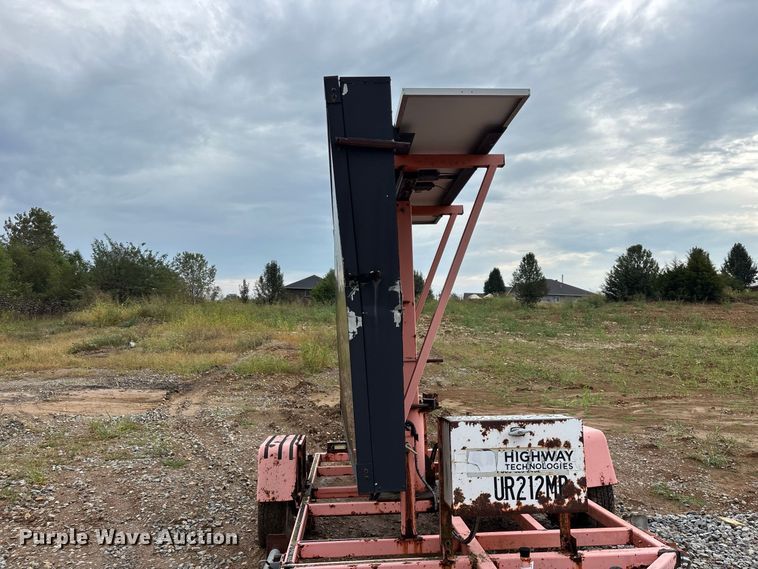 image for item FG0743 2003 Wanco arrow board trailer