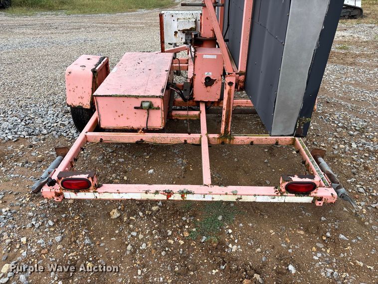 image for item FG0743 2003 Wanco arrow board trailer