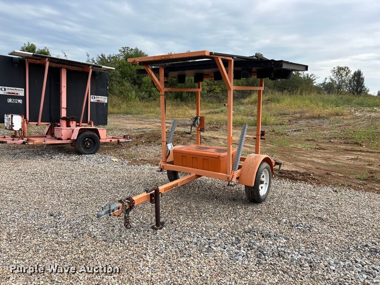 image for item FG0744 Ver-Mac arrow board trailer