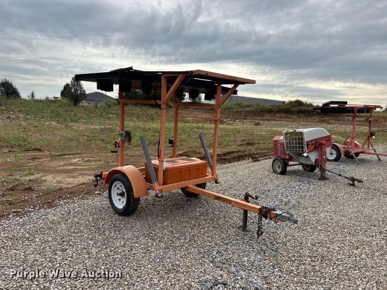 image for item FG0744 Ver-Mac arrow board trailer