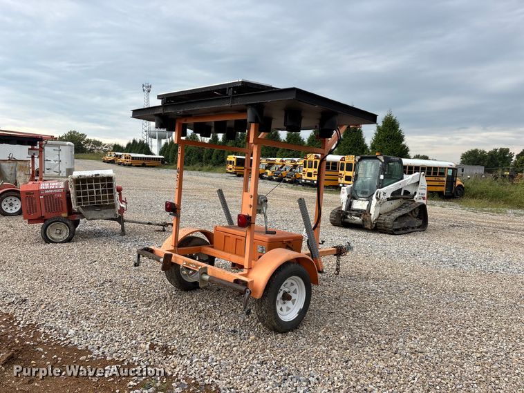 image for item FG0744 Ver-Mac arrow board trailer