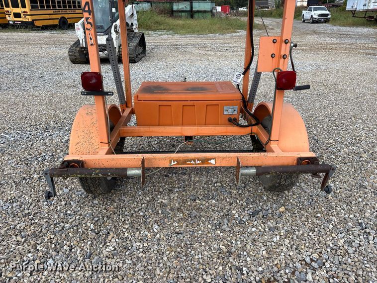 image for item FG0744 Ver-Mac arrow board trailer