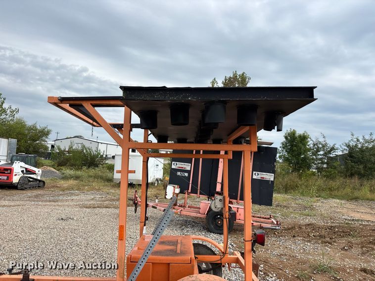 image for item FG0744 Ver-Mac arrow board trailer