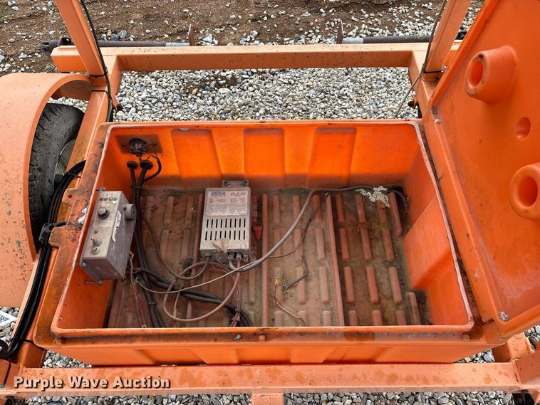 image for item FG0744 Ver-Mac arrow board trailer